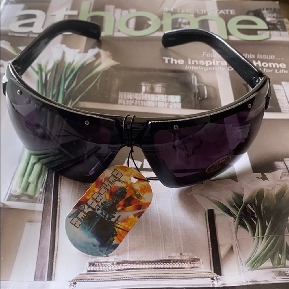 🕶NEW WITH TAGS TEENAGE BOYS BLACK SUNGLASSES🕶